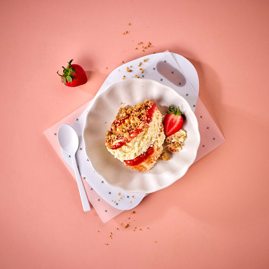 Strawberry Cookie Crumble Cheesecake